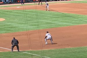 Anthony Rizzo playing first base