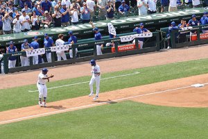 Dansby Swanson celebrates homerun