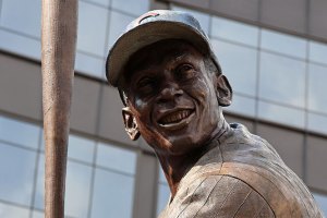 Ernie Banks statue