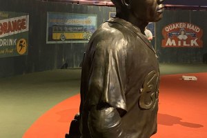 Third baseman statue